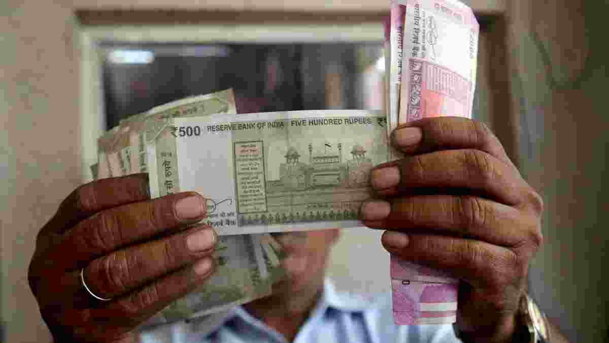 Rajinikanth jailed for five days in fake currency case