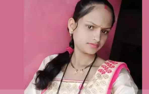 22-year-old married woman commits suicide by hanging herself 