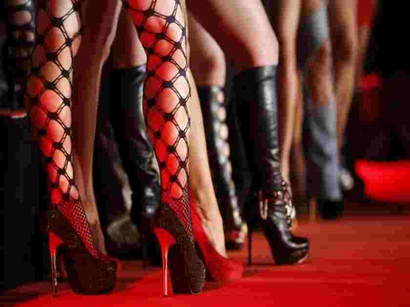 Dummy customer raid prostitutions