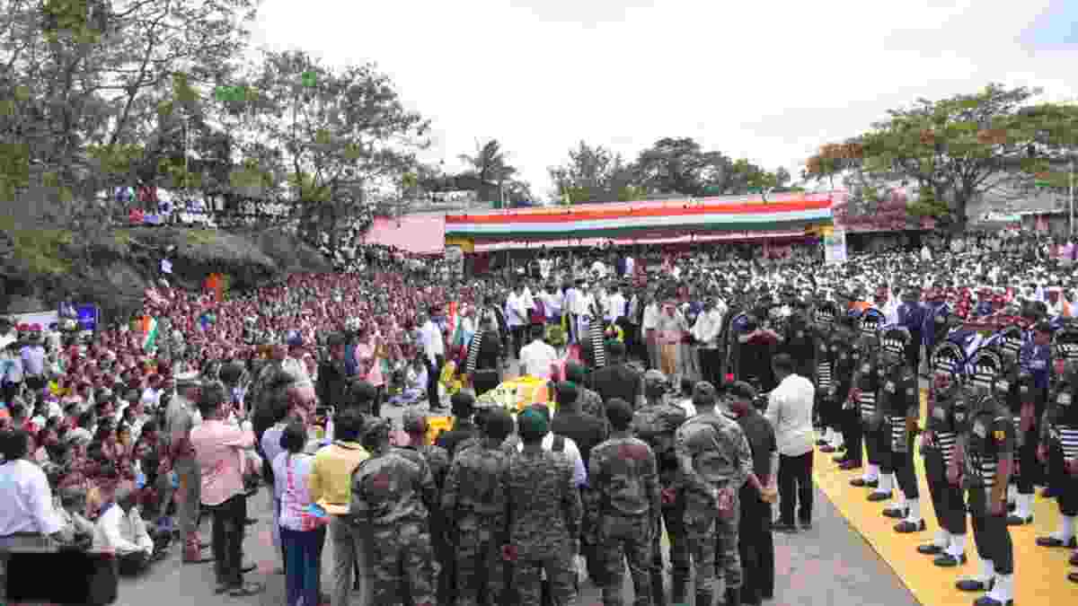 Martyred soldier Sandeep Gaikar cremated with state honours