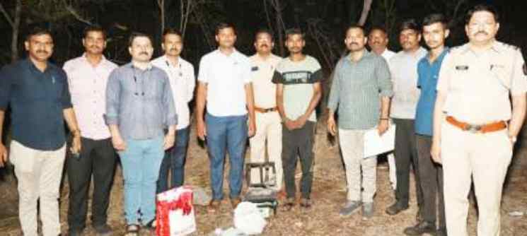 Sangamner Talukyat Illegal Ganja Sale, A Young arrested