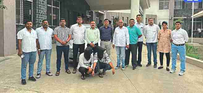 Smuggling of ganja among the youth of Sangamnercha, both of them stuck