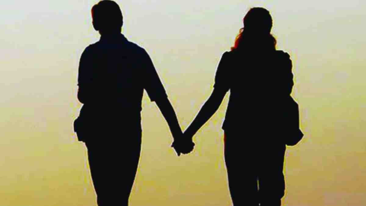 Attack on girlfriend, then stabs herself, both die