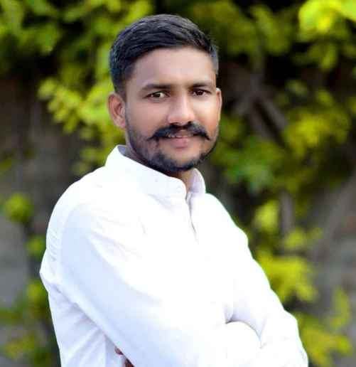 Cargo truck hits bike, youth dies on the spot in accident