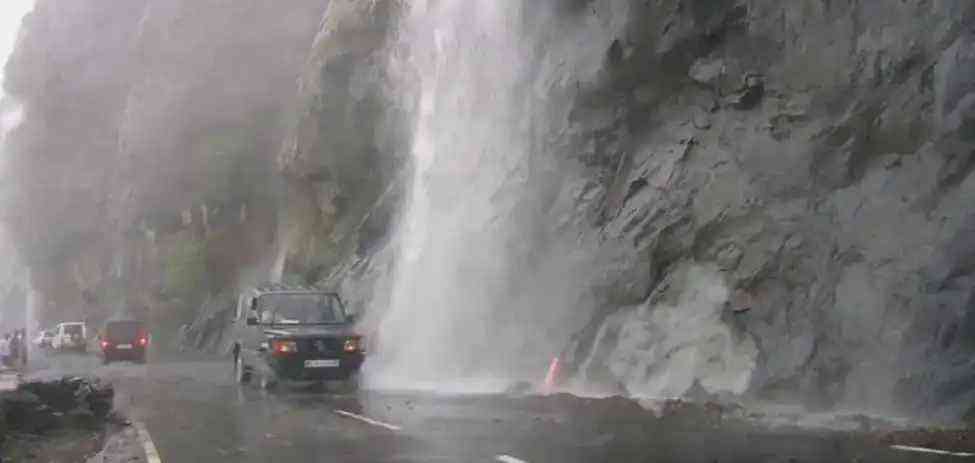 Youth dies after falling rocks in Malshej Ghat