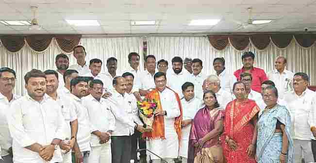 Election Congress office bearers raise slogan of self-reliance at Sangamner