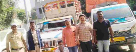 smuggling one caught red-handed, goods worth Rs 17 lakh seized