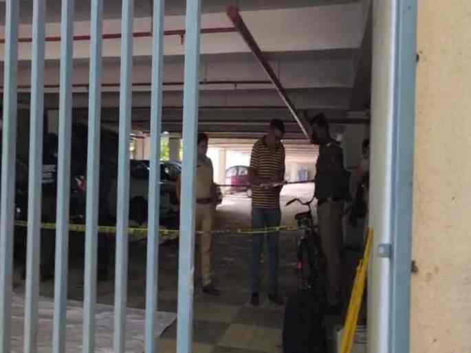 5 people brutally murdered a young man with a sickle