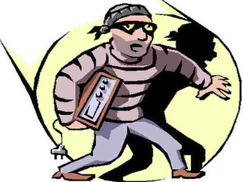 Bold theft in broad daylight in Sangamner taluka, property looted