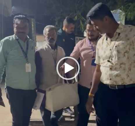 Cash worth Rs 15 lakh seized from car