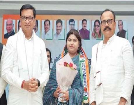 Girija Pichad joins Congress party
