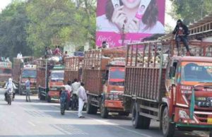 Ahmednagar Strike demands of sugarcane harvesting associations