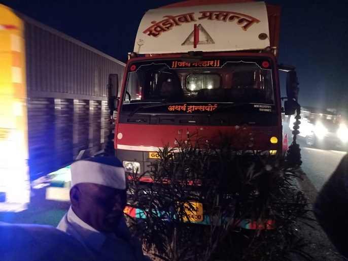 Accident of three vehicles on Nashik-Pune highway