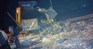 Sangamner nasik pune highway milk tempo dumpar Accident