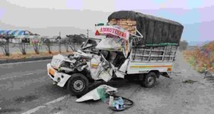 Sangamner container pik up Accident 