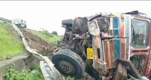 Accident truck crashed near Dolasane flyover on Nashik-Pune highway