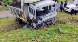 Accident Young woman dies after being hit by a dumper