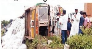 Accident truck overturned on a bridge in Sangamner taluka