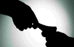 Ahmadnagar news principal demanded a bribe of Rs 1 lakh 47 thousand from the student