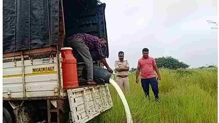 Akole Raid To do this is to adulterate milk Today News