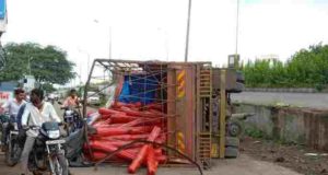 Sangamner nashik pune Highway truck Accident 