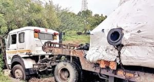 Sangamner Talegaon Accident truck and Container 