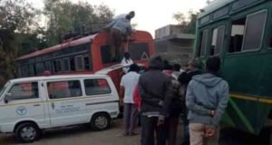 Shevgaon Suicide by strangling the driver at the back of the ST