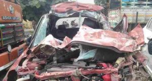 car hit a truck on Nandur Shingote Shivara on Nashik-Pune highway