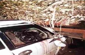 Nevasa Accident Car hit a sugarcane transport trailer