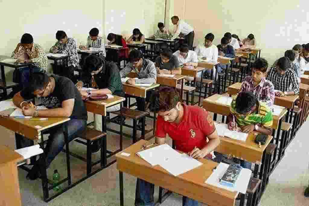 Omicron Schools in Maharashtra closed again, warns Varsha Gaikwad