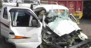 Nevasa Accident car hit the container from behind