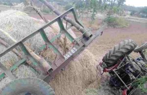 Akole driver of a tractor Accident transporting sugarcane was killed on the spot