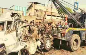 Solapur Five killed in truck-car crash Accident