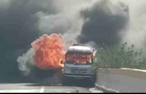 Ahmednagar Pune-Nashik National Highway, a Tempo Traveler bus suddenly caught fire