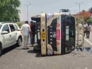 Sangamner Accident Pune-Nashik highway, the tempo reversed directly on the highway
