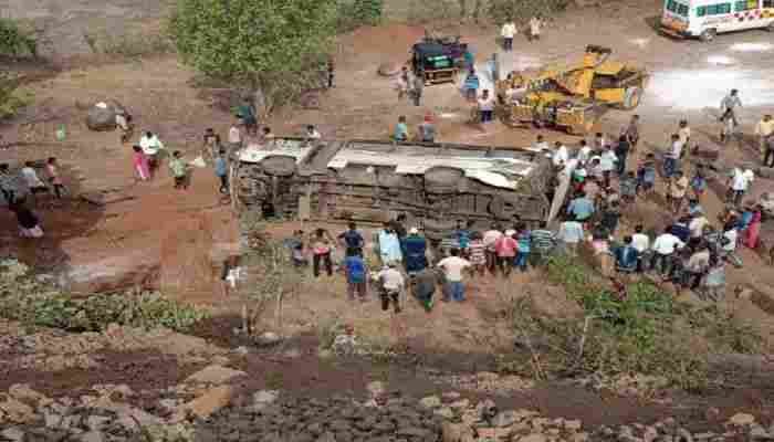 Two killed, 20 injured in bus mishap Accident