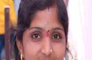 Woman's sari gets stuck in Kadbakutti machine Accident young married woman dies
