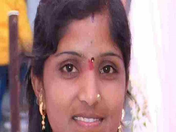 Woman's sari gets stuck in Kadbakutti machine Accident young married woman dies