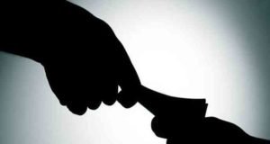 Accused LCB's net while taking female talathi bribe