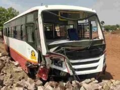 Ahmednagar Accident Bus and Tempo crash kills driver