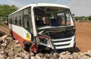 Ahmednagar Accident Bus and Tempo crash kills driver