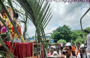Rajur Ganaraya of Sarvodaya Vidyalaya in a grand procession