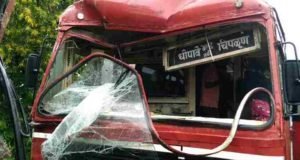 Two buses of ST corporation collided head-on in a terrible accident