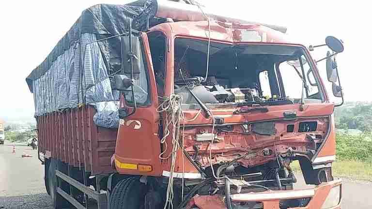 Cargo tempo accident on Pune Nashik highway, one killed