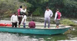 Gram Panchayat staff went to the river and started search operation