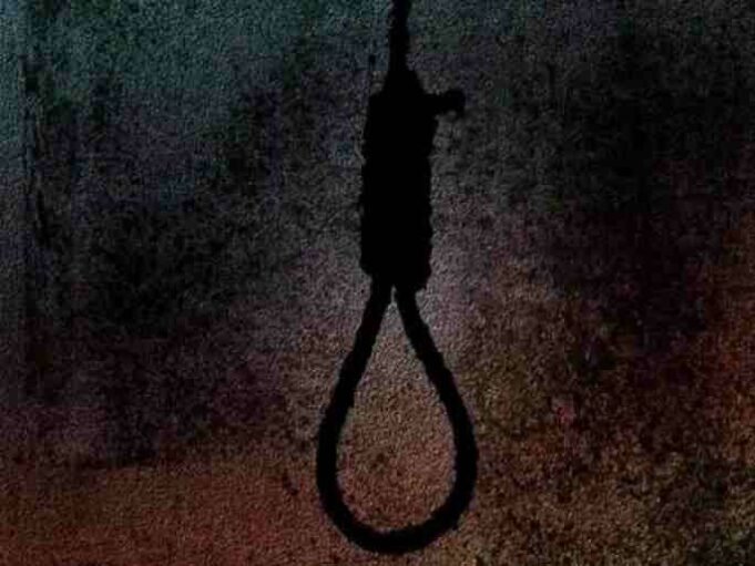 Waiter committed suicide by hanging himself