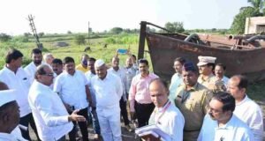 revenue minister himself seized the boats carrying sand