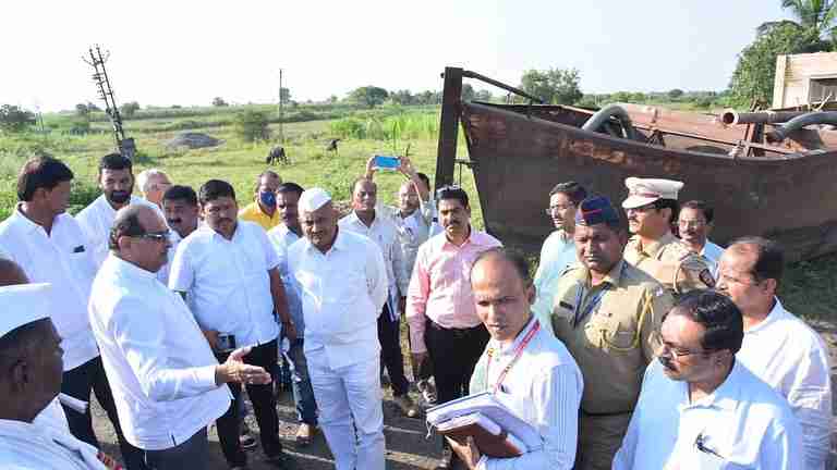 revenue minister himself seized the boats carrying sand