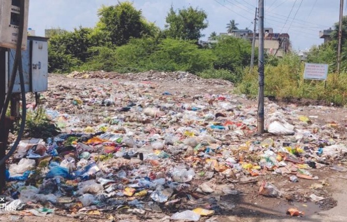 Garbage piles everywhere in Sangamner city