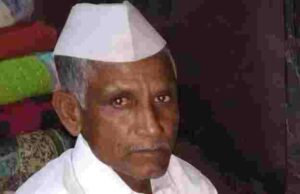 अहमदनगर घटना: शेतीपंपाची वीज तोडल्याने शेतकर्याची शेतात गळफास घेऊन आत्महत्या farmer committed suicide by hanging himself in the field